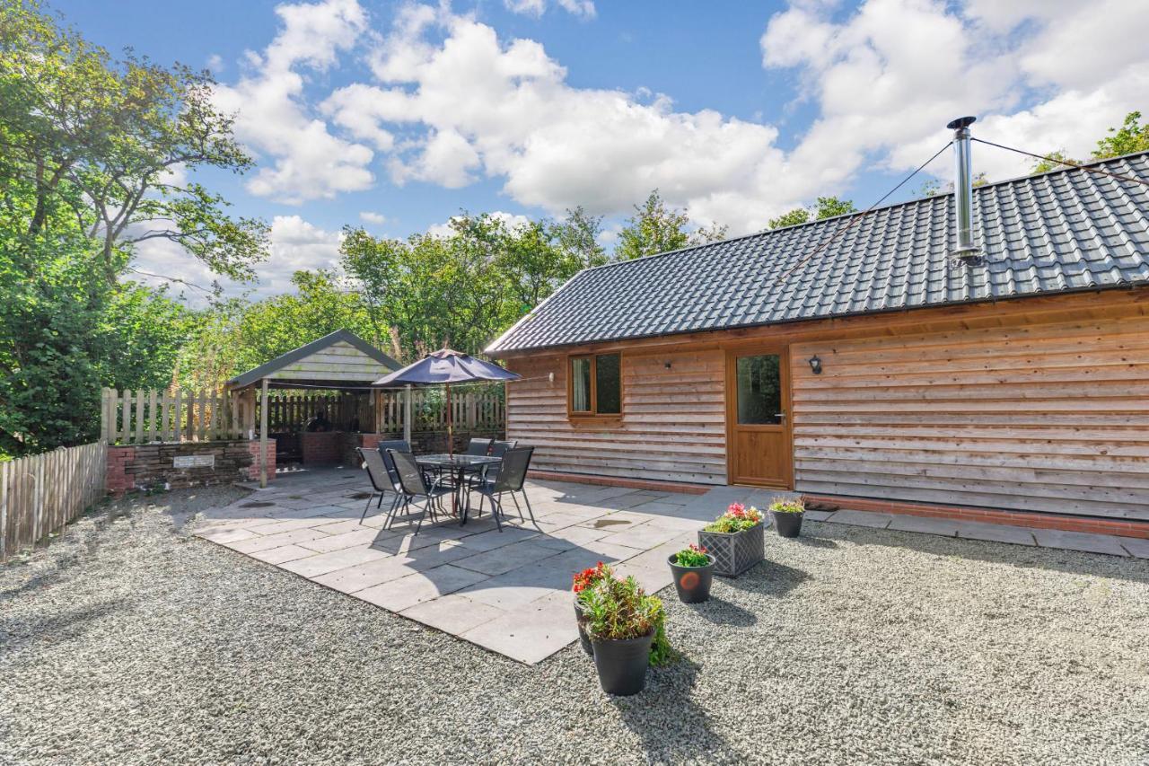 Ploony Hill Lodge Bleddfa Exterior photo